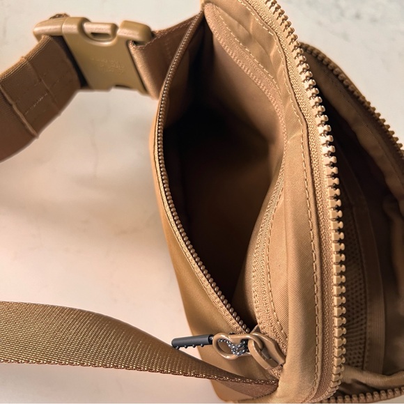 Everywhere 1 L belt bag - Picture 7 of 10